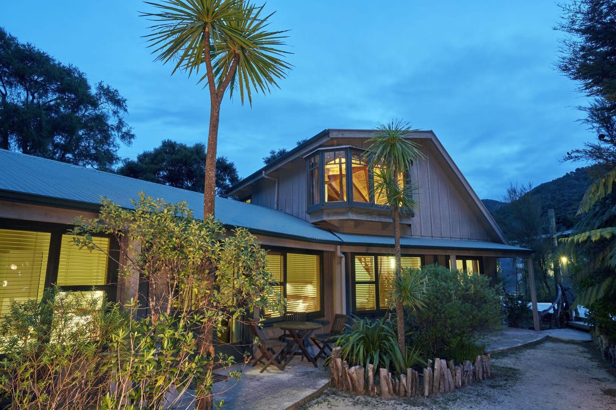 Awaroa Lodge Exterior photo